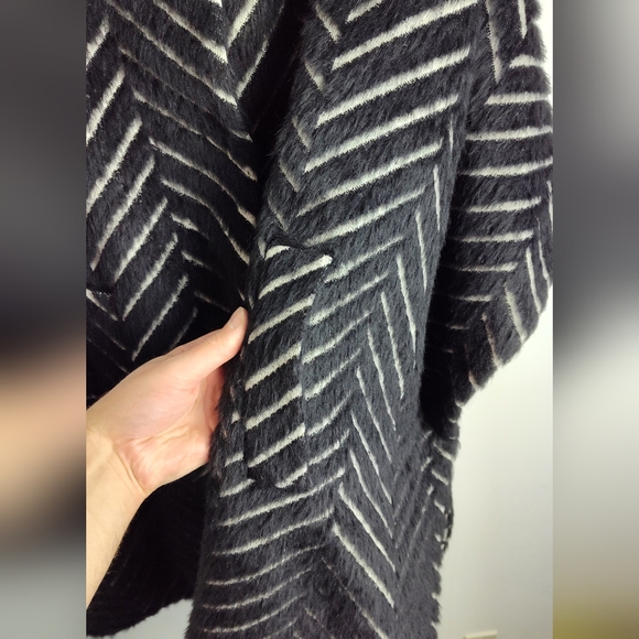 NEW Marina Rinaldi fuzzy coat textured print wool blend cape black alpaca - Picture 11 of 15